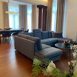 Botanique Airbnb, Apartment Antwerp