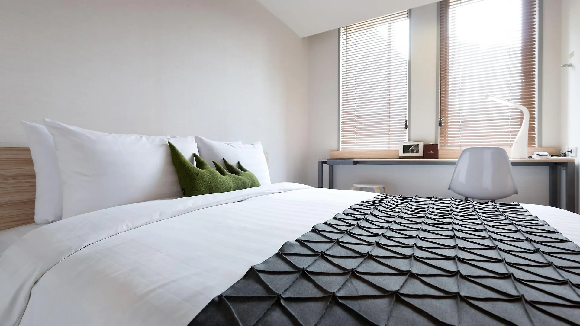 Metro Hotel Myeongdong Сеул 3*,  Южная Корея