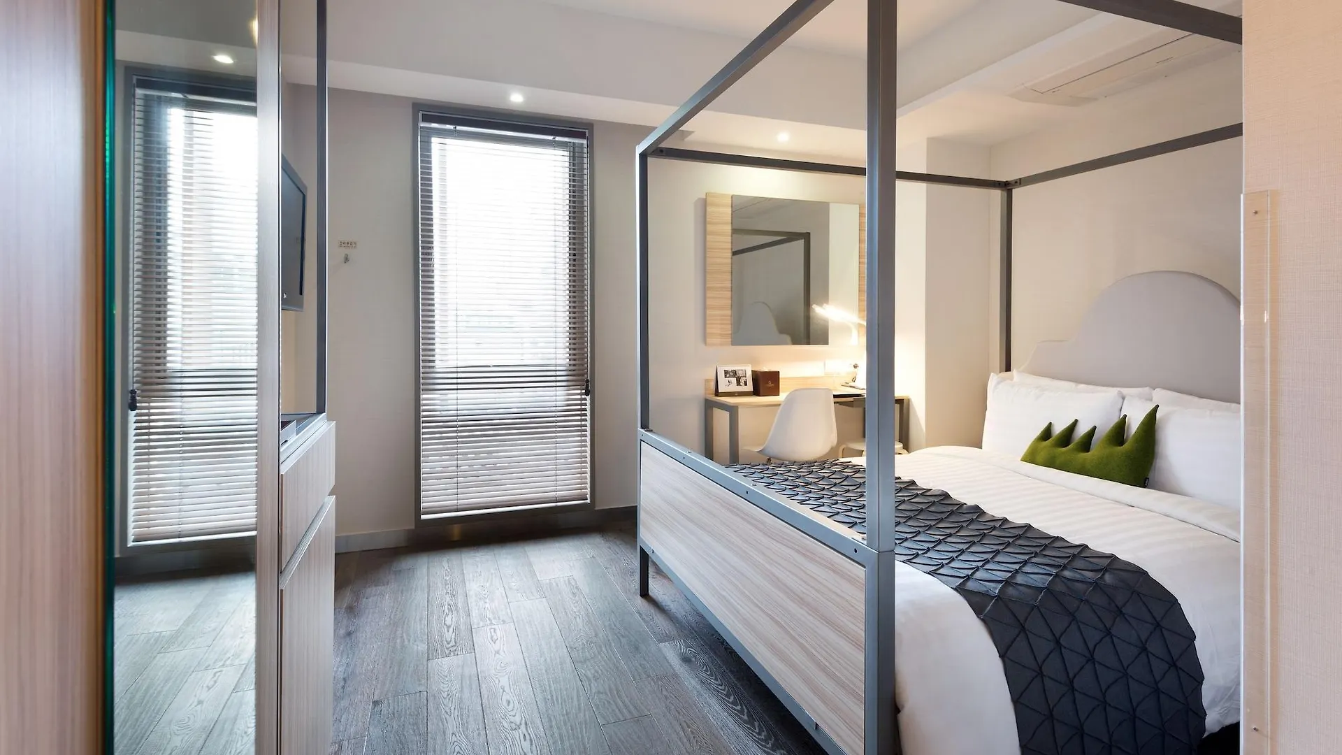 Metro Hotel Myeongdong Сеул